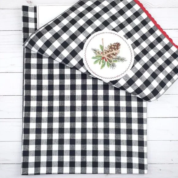 Holiday Table Runner 13x72 Buffalo Plaid Pinecone Winter Black White - Picture 2 of 3